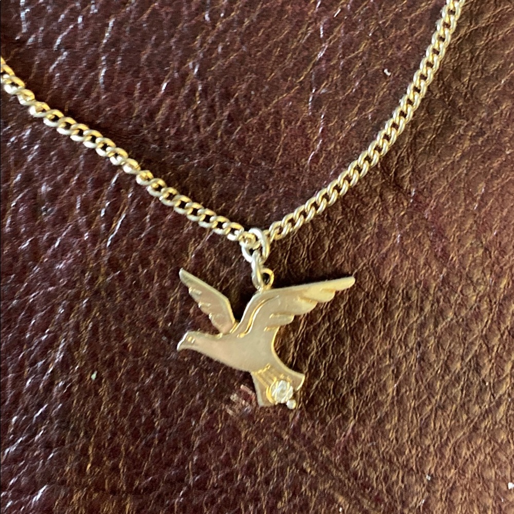 Vintage 18 inch gold colored dove necklace